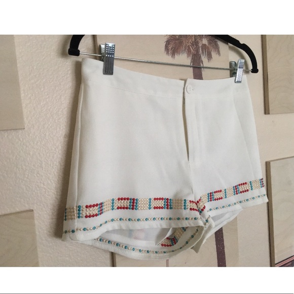 Helki Embroidered Shorts (White/Multi) - Picture 7 of 9